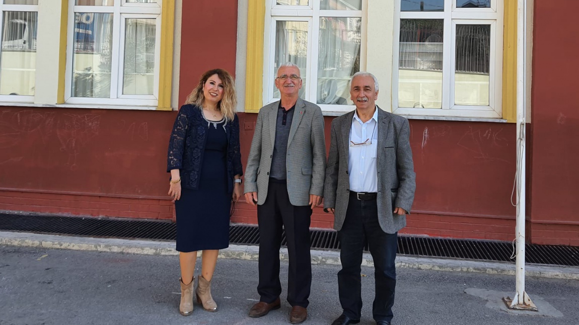Orta Mahalle Muhtarı Mustafa GEDİKOGLU' nun Okulumuza Ziyareti